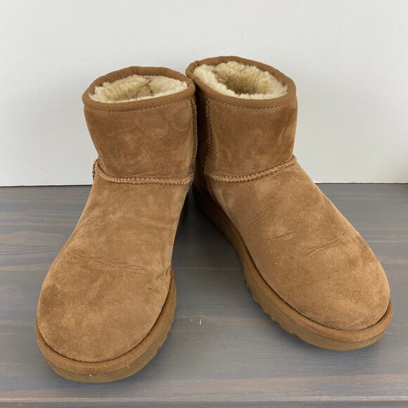 UGG Classic Short Boots Women Size 8 Chestnut Brown Shearling Suede - Picture 2 of 13